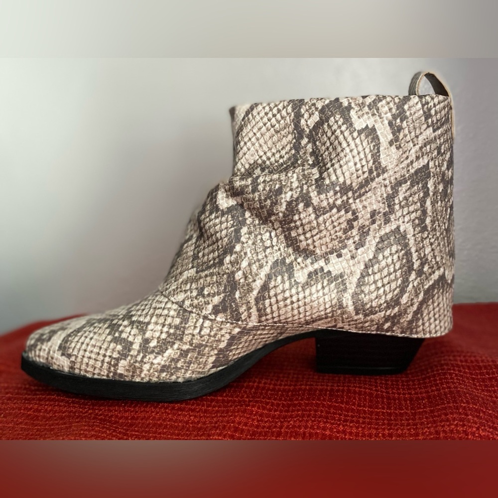 Zodiac Women's Beige Snake Print Ankle Booties